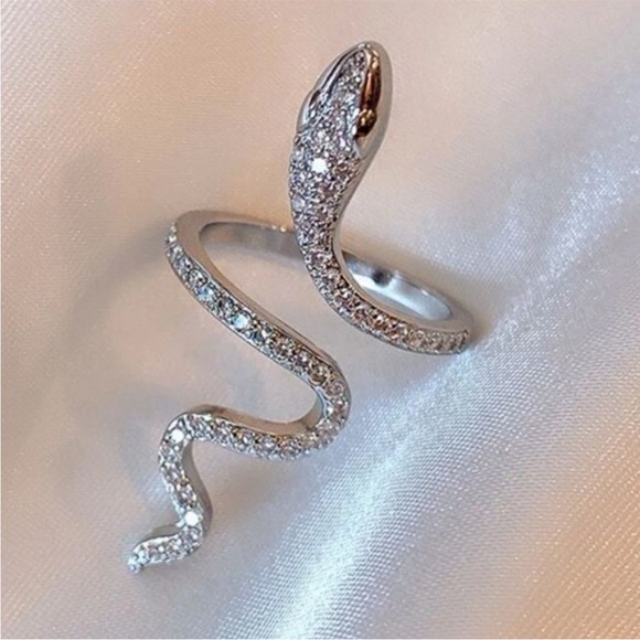 SNAKE DESIGN RHINESTONE RING - Picture 10 of 10